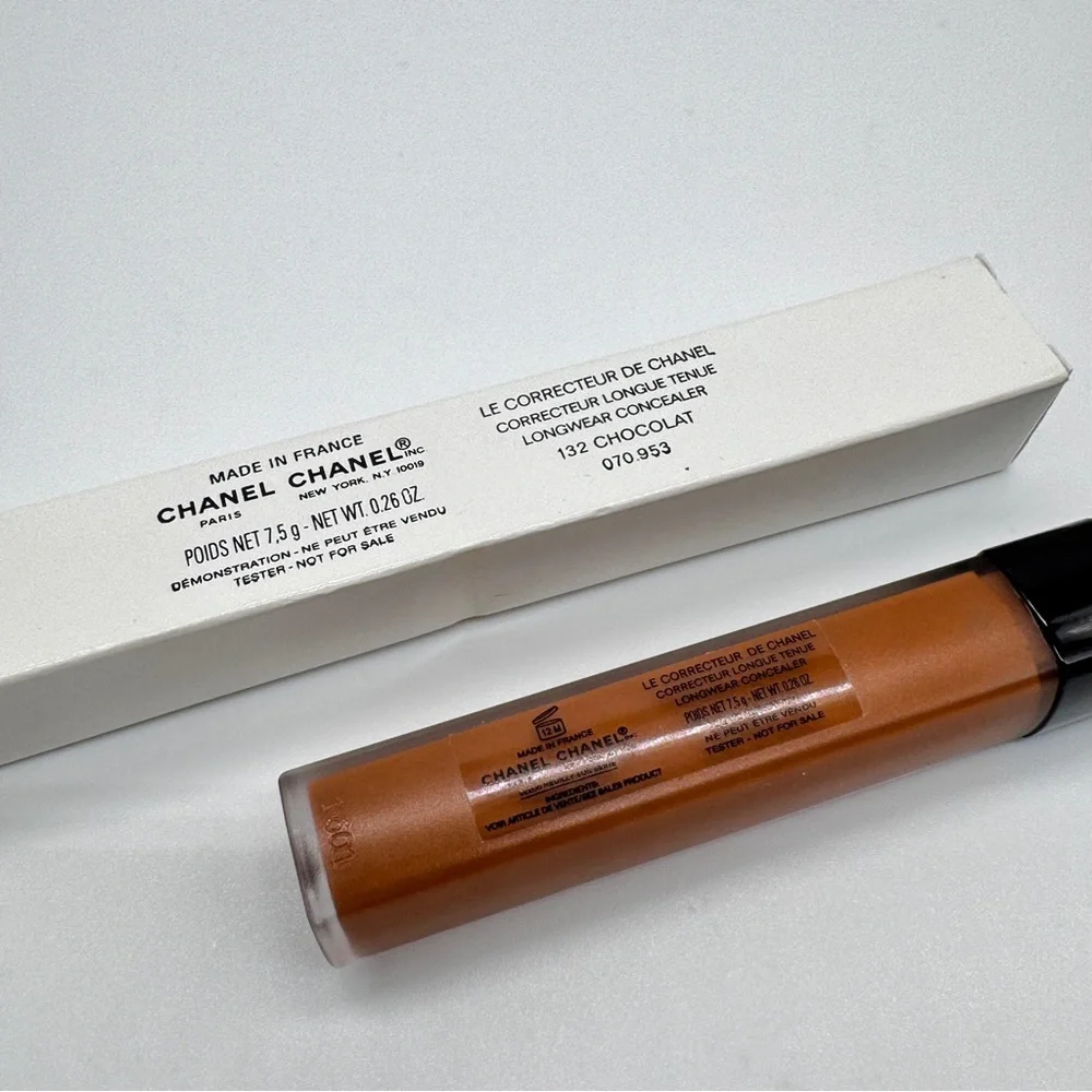 CHANEL 132 Chocolate Brown Longwear Concealer